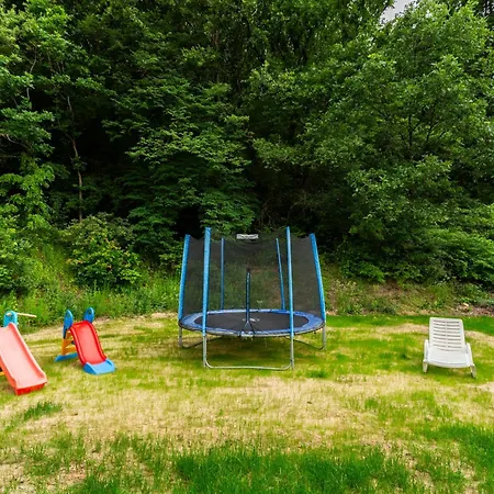 Сasa de vacaciones Forest Nest Krayni Dol