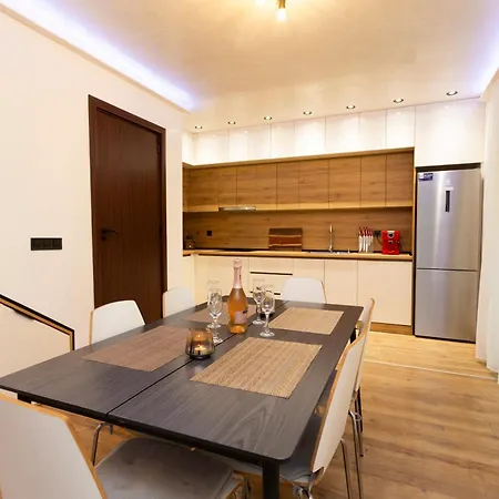 Forest Nest بيت للعطل *