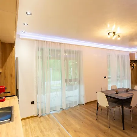 Сasa de vacaciones Forest Nest Krayni Dol